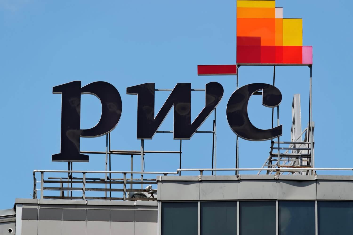 PwC and BitFury Collaborate to Create Blockchain Accelerator in Russia